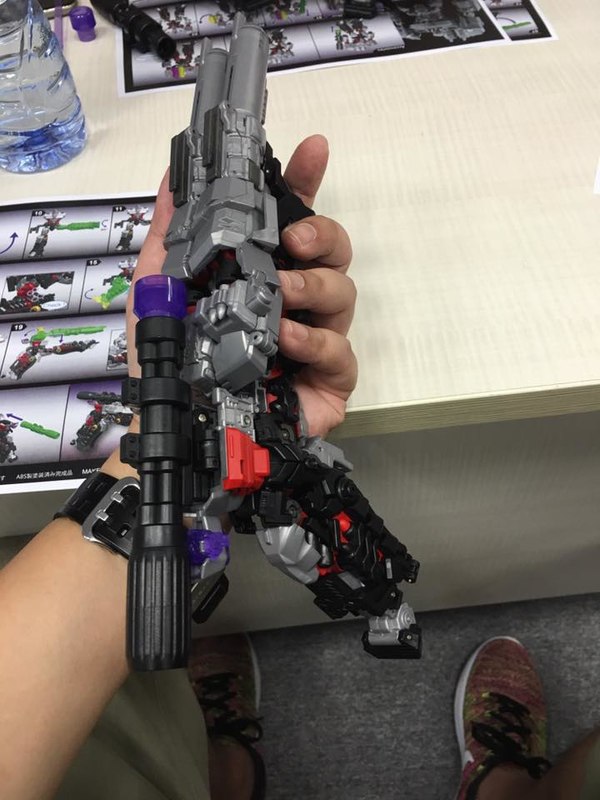 New Pictures Of Maketoys Unofficial MP ReMaster Megatron Despotron, Cross Dimension And More 20 (20 of 40)